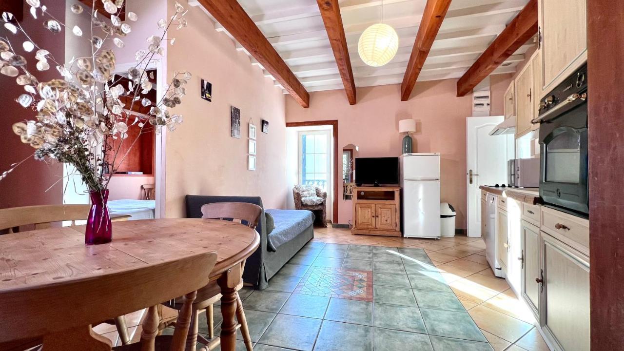 Logis Hotel Restaurant Le Domaine De L'Eau Vive Largentiere Bagian luar foto