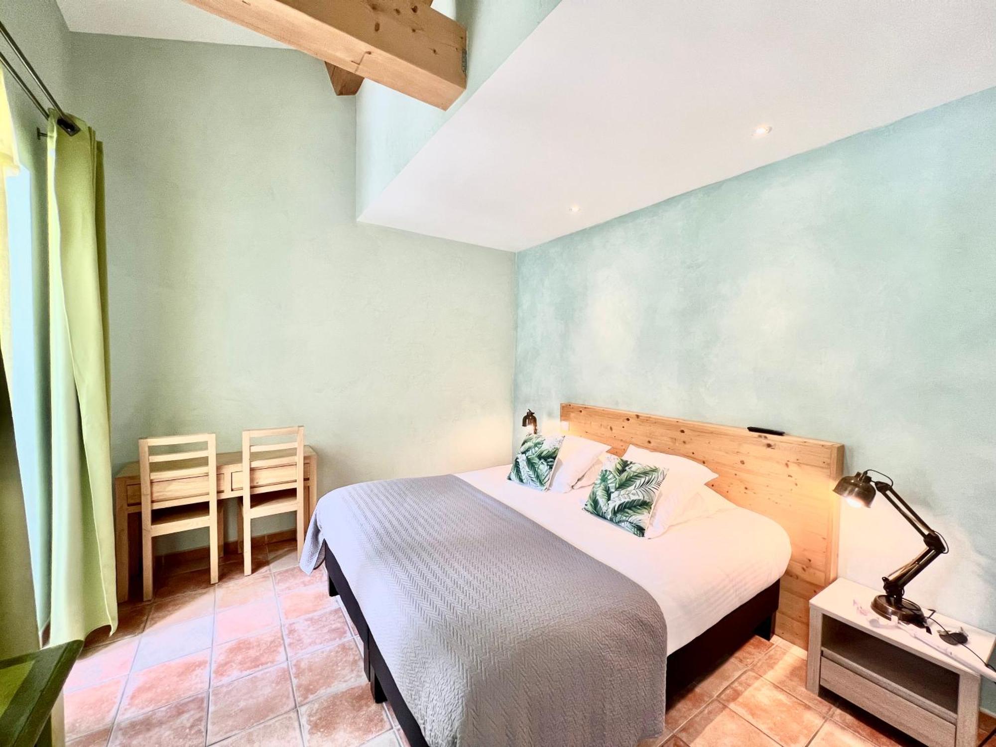 Logis Hotel Restaurant Le Domaine De L'Eau Vive Largentiere Bagian luar foto