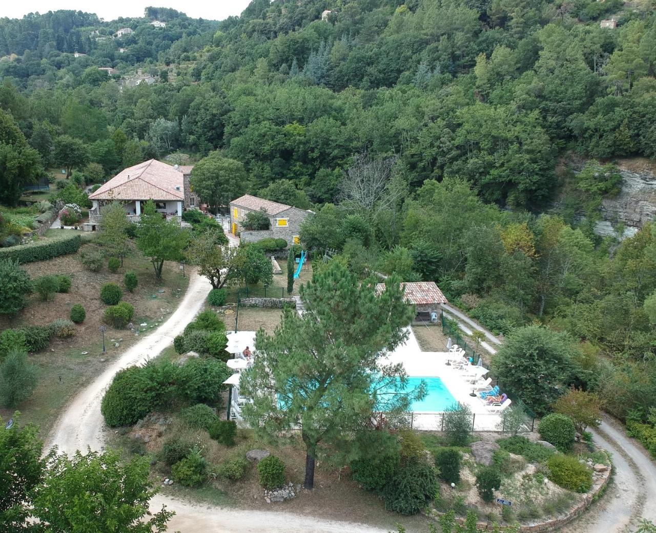 Logis Hotel Restaurant Le Domaine De L'Eau Vive Largentiere Bagian luar foto